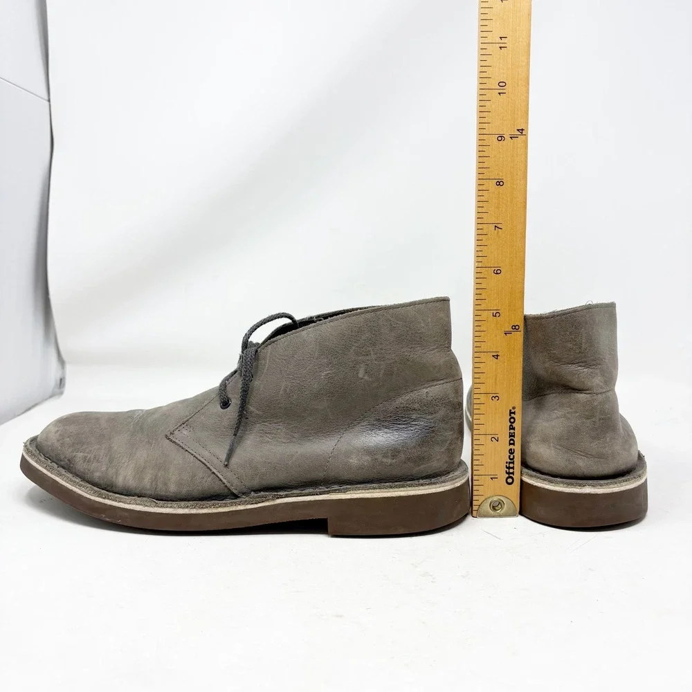 Clarks Desert Grey Leather Chukka Ankle Boots Mens Size 8.5 Lace Up Round Toe